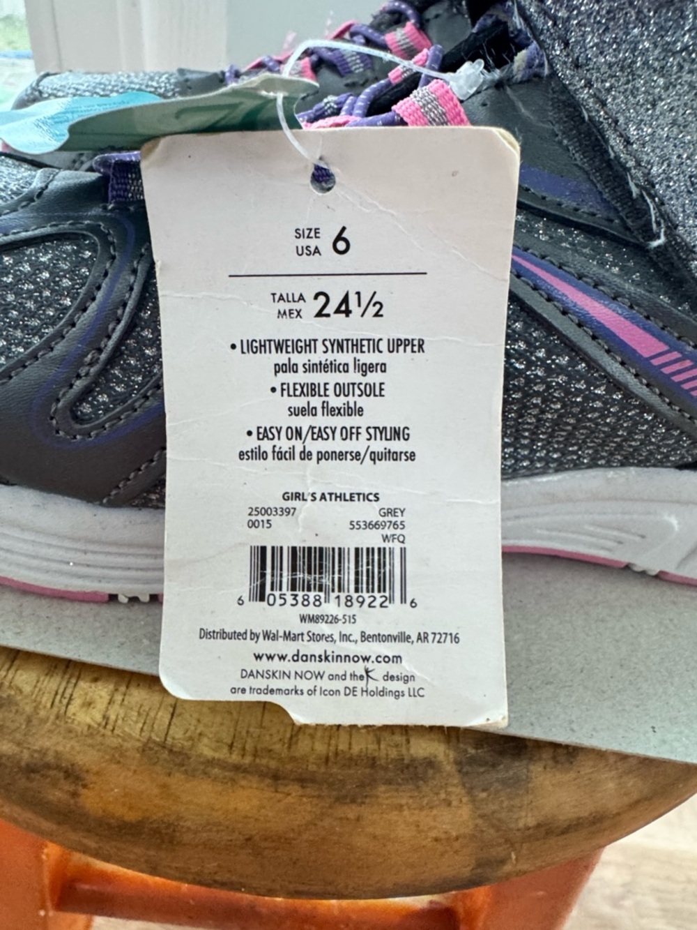 Danskin Now Girls Athletic Shoes Size 6 Gray Pink Sparkle Sneakers NWT W/Stain - Picture 11 of 11